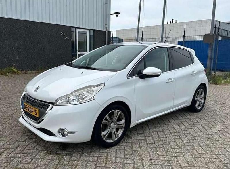 Occasion 2012 Peugeot 208 Allure Hatchback | € 2.999 (Goede deal) - Afbeelding 1/4