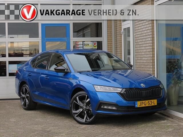 Blauw Gebruikt 2022 Skoda Octavia SportLine Hatchback | € 26.850 (Eerlijke prijs) - Afbeelding 1/4