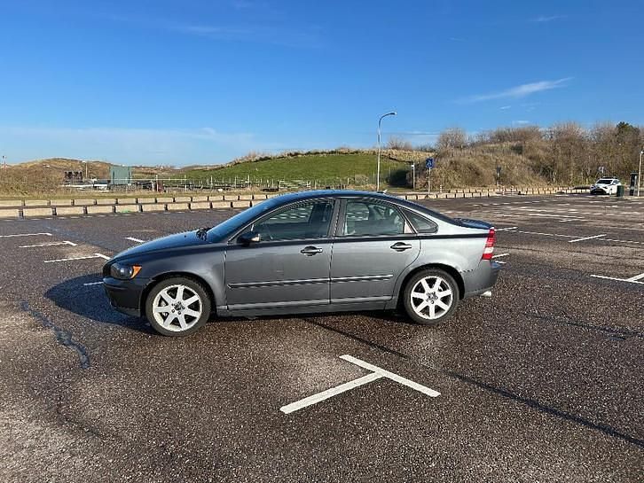 Occasion 2005 Volvo S40 Summum Sedan | € 2.899 (Eerlijke prijs) - Afbeelding 1/4