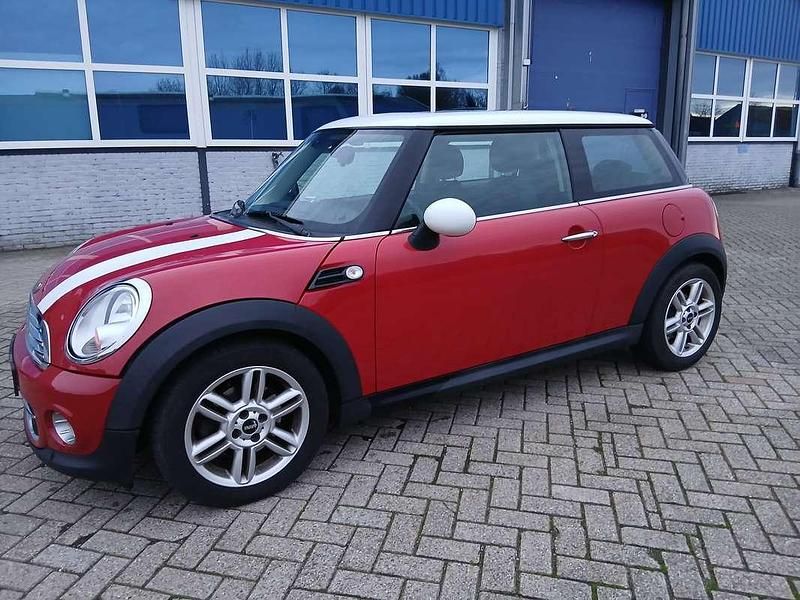 Rood Gebruikt 2010 Mini Cooper Chili Hatchback | € 3.650 (Goede deal) - Afbeelding 1/4