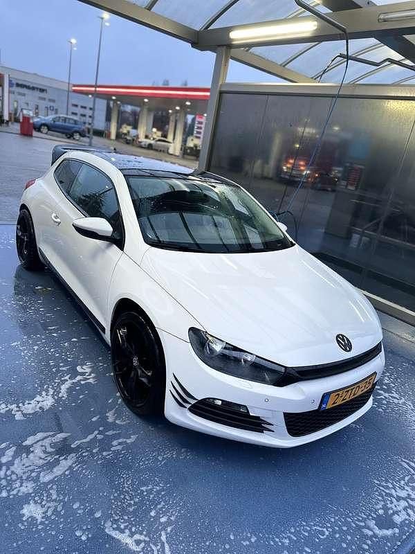 Wit Occasion 2012 VW Scirocco Highline Coupé | € 5.700 (Goede deal) - Afbeelding 1/4