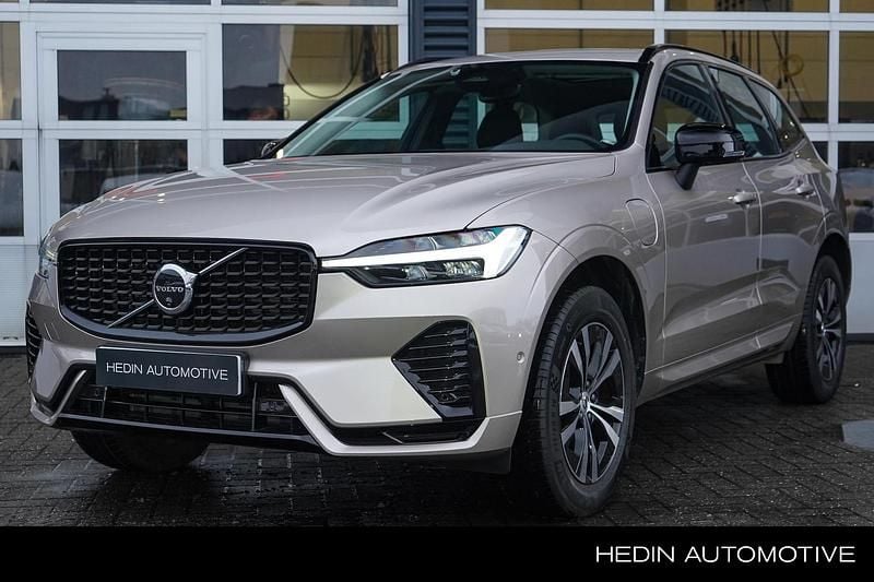 Grijs Occasion 2024 Volvo XC60 Plus SUV | € 54.995 (Eerlijke prijs) - Afbeelding 1/4