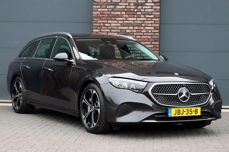 Occasion Mercedes E300 Luxury 313 PK (230 kW) 2024 Grijs Stationwagen