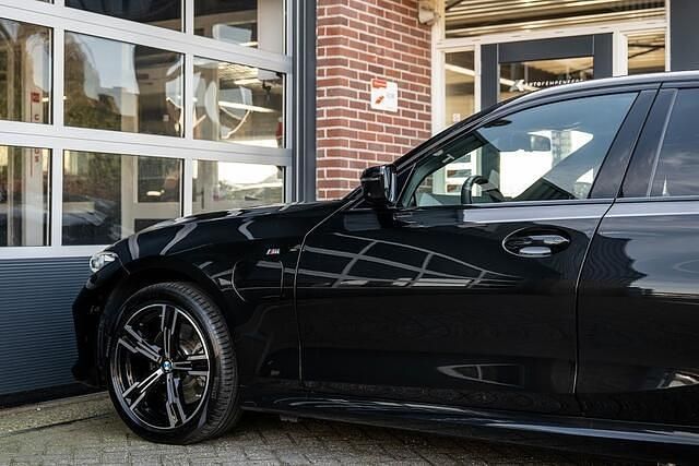 Occasion BMW 330 M Sport 291 PK (214 kW) 2025 Zwart Sedan