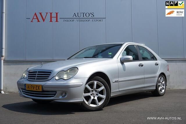 Grijs Gebruikt 2005 Mercedes C180 Classic Sedan | € 1.950 (Iets duurder) - Afbeelding 1/4
