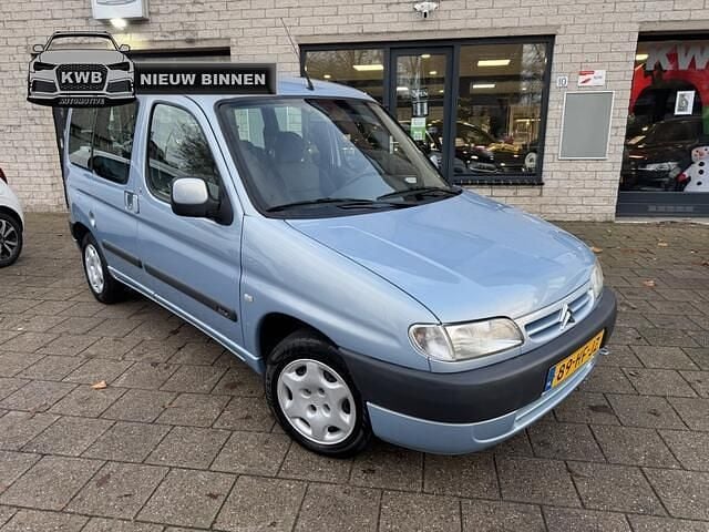 Blauw (metallic) Gebruikt 2001 Citroën Berlingo MPV | € 1.950 (Eerlijke prijs) - Afbeelding 1/4