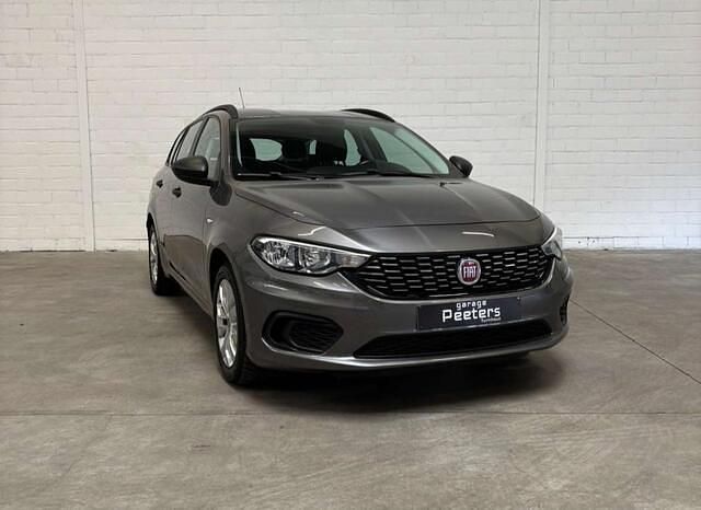 Grijs Gebruikt 2017 Fiat Tipo Pop Stationwagen | € 8.250 (Eerlijke prijs) - Afbeelding 1/4