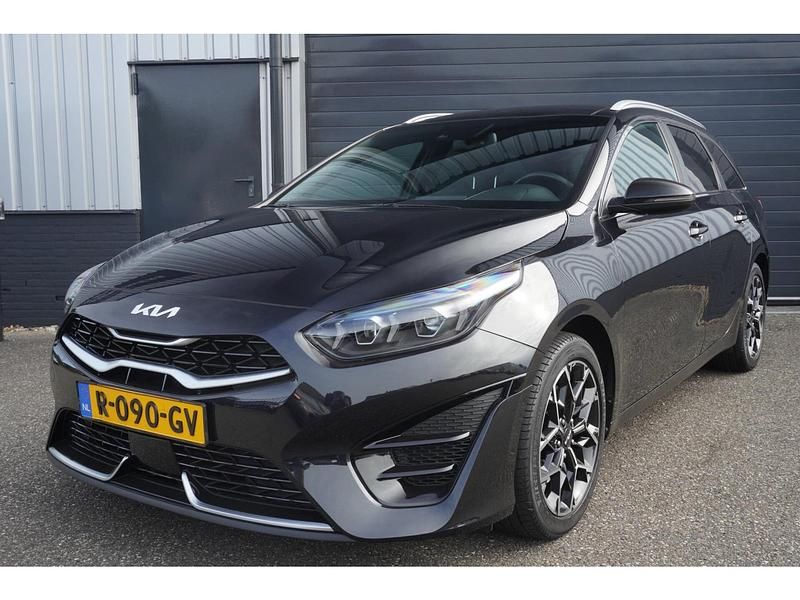 Zwart Occasion 2022 Kia Ceed GT-Line Hatchback | € 19.995 (Eerlijke prijs) - Afbeelding 1/4