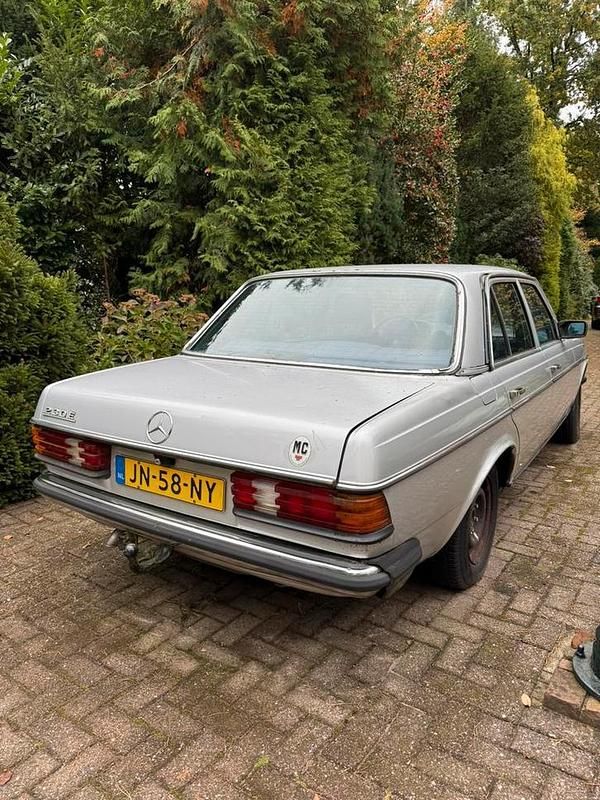 Occasion Mercedes E230 136 PK (100 kW) 1983