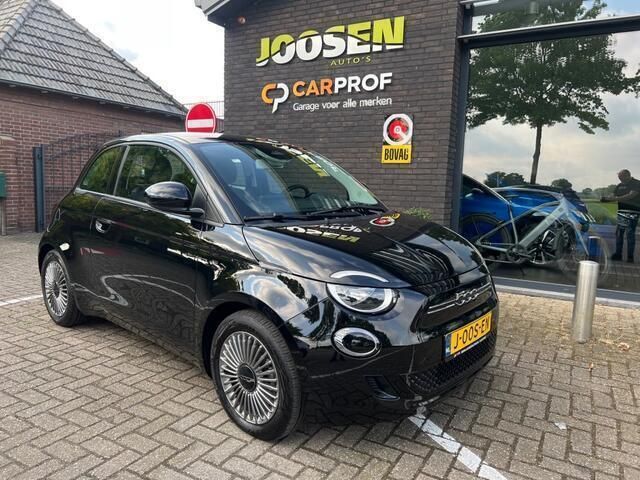 Zwart, metallic lak Gebruikt 2023 Fiat 500e Icon Hatchback | € 15.900 (Goede deal) - Afbeelding 1/4