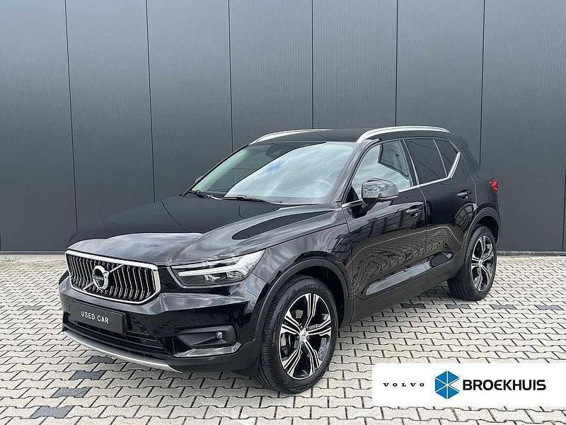 Zwart Gebruikt 2019 Volvo XC40 Inscription SUV | € 29.940 (Iets duurder) - Afbeelding 1/3