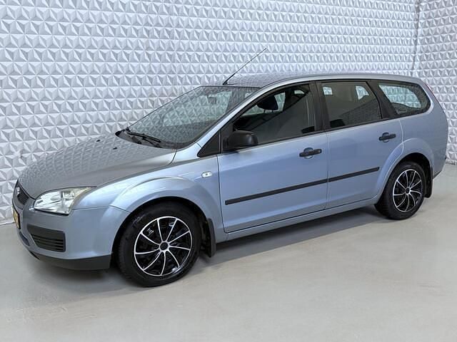 Occasion Ford Focus Trend 101 PK (74 kW) 2005 Blauw (metallic) Stationwagen