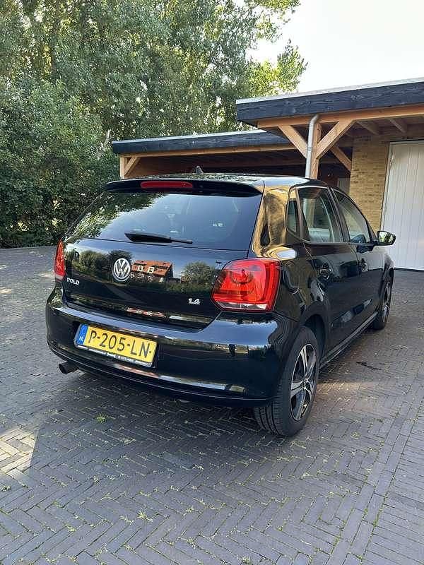 Zwart Gebruikt 2010 VW Polo Trendline Hatchback | € 2.950 (Super prijs) - Afbeelding 1/4