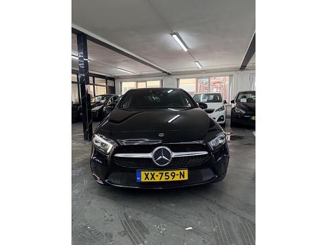 Occasion Mercedes A180 Business 136 PK (100 kW) 2019 Zwart Hatchback