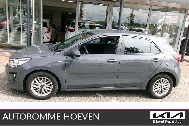 Grijs, metallic lak Gebruikt 2021 Kia Rio Turbo Hatchback | € 14.940 (Super prijs) - Afbeelding 1/4