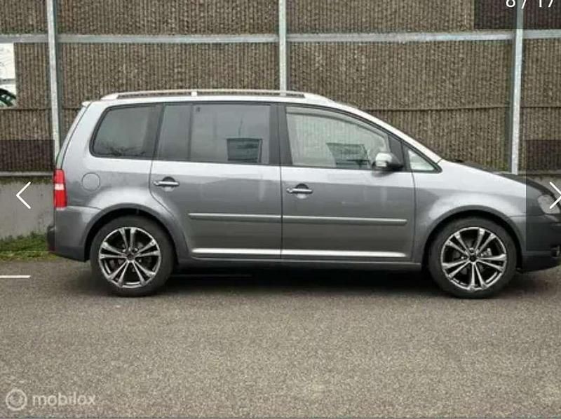 Grijs Gebruikt 2005 VW Touran Highline MPV | € 3.800 (Duur) - Afbeelding 1/4