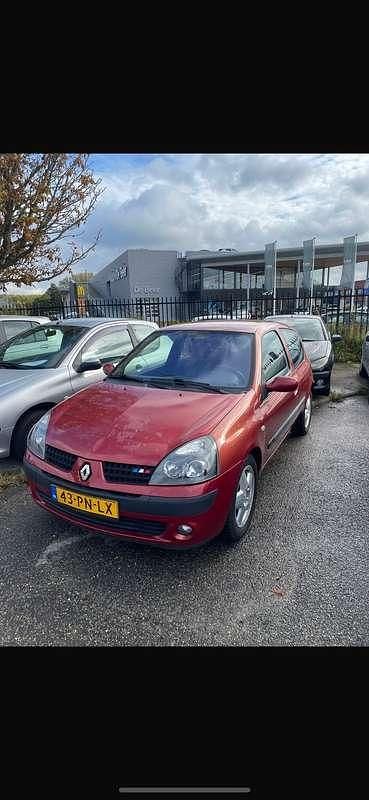 Rood Gebruikt 2004 Renault Clio II Luxe Hatchback | € 750 (Goede deal) - Afbeelding 1/1