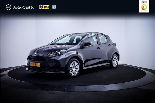 Zwart Occasion 2022 Toyota Yaris Active Hatchback | € 20.750 (Eerlijke prijs) - Afbeelding 1/4