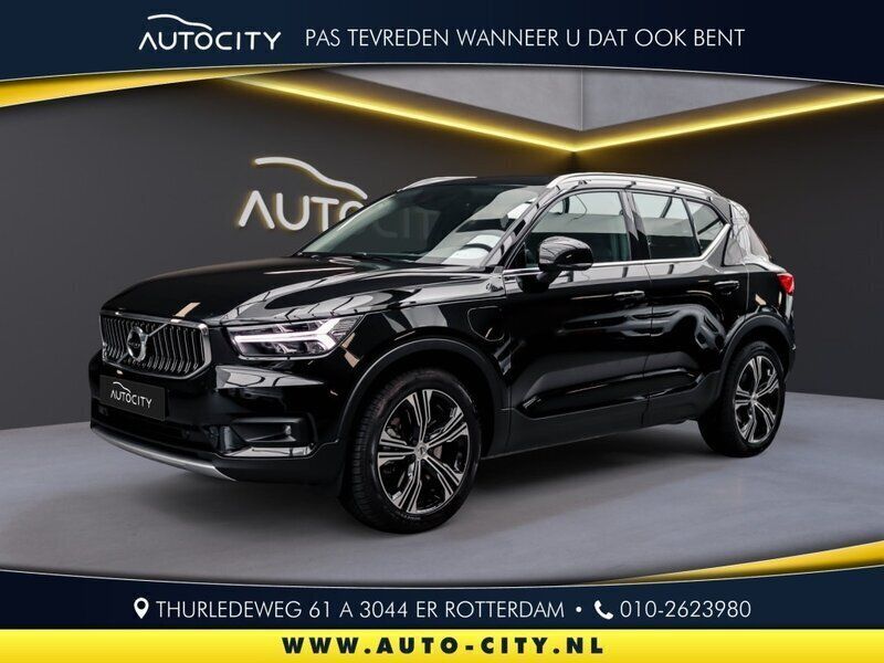 Zwart Gebruikt 2021 Volvo XC40 Inscription SUV | € 30.950 (Goede deal) - Afbeelding 1/4