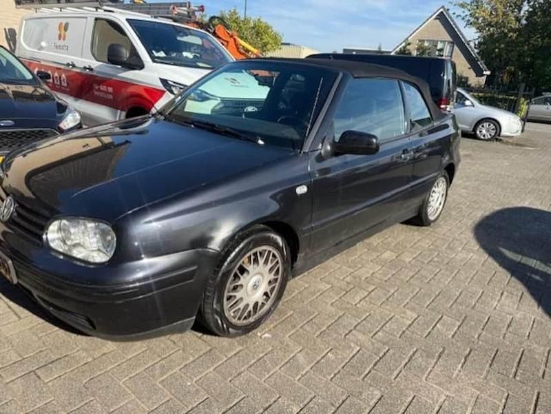 Occasion VW Golf Cabriolet Highline 116 PK (85 kW) 2002 Zwart Cabriolet
