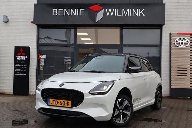 Wit Nieuw 2026 Suzuki Swift Style Hatchback | € 26.895 - Afbeelding 1/4