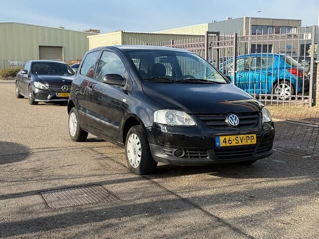 Zwart Occasion 2006 VW Fox Trendline Hatchback | € 1.150 (Eerlijke prijs) - Afbeelding 1/4