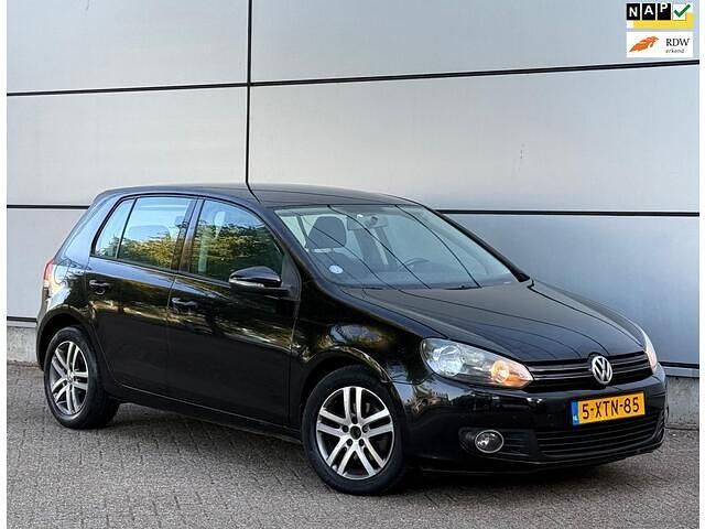 Zwart Gebruikt 2009 VW Golf VI Highline Hatchback | € 4.500 (Eerlijke prijs) - Afbeelding 1/4