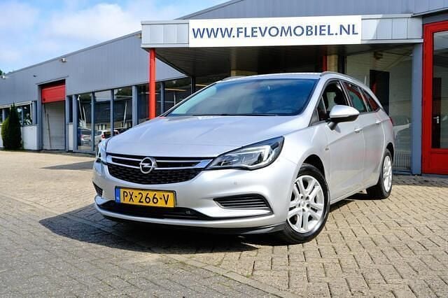 Grijs Gebruikt 2017 Opel Astra Edition Stationwagen | € 9.750 (Eerlijke prijs) - Afbeelding 1/4