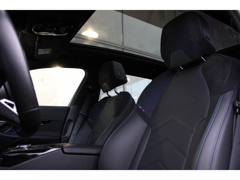 Occasion BMW 530e Shadowline 190 PK (139 kW) 2024 Saphirschwarz (donker zwart metallic) Stationwagen