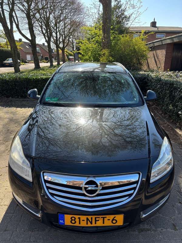 Zwart Gebruikt 2010 Opel Insignia Edition Stationwagen | € 5.600 (Iets duurder) - Afbeelding 1/4