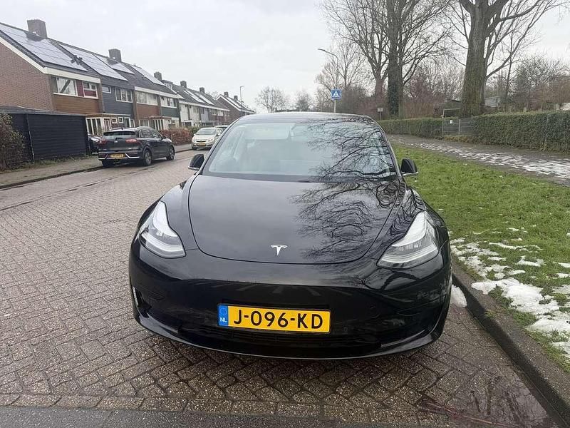 Occasion 2019 Tesla Model 3 Standard Range Plus Sedan | € 19.499 (Eerlijke prijs) - Afbeelding 1/4