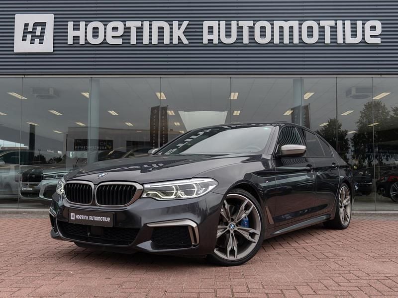 Grijs Gebruikt 2017 BMW M550 Executive Sedan | € 42.940 (Goede deal) - Afbeelding 1/3