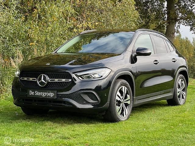 Zwart Gebruikt 2021 Mercedes GLA250 Business SUV | € 36.995 (Eerlijke prijs) - Afbeelding 1/4