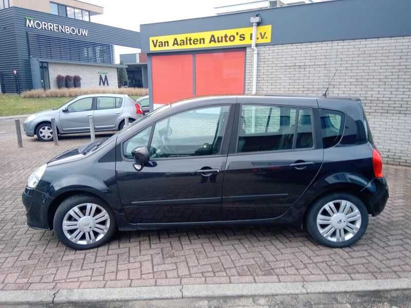 Zwart, metallic lak Gebruikt 2009 Renault Grand Modus Exception MPV | € 2.950 (Iets duurder) - Afbeelding 1/4