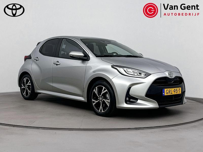 Grijs Gebruikt 2024 Toyota Yaris Edition Hatchback | € 24.999 (Eerlijke prijs) - Afbeelding 1/4