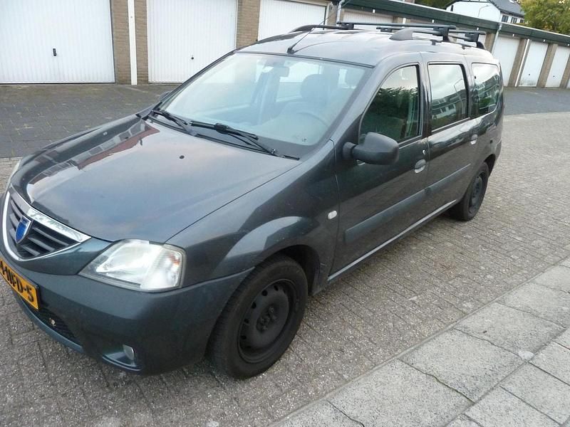 Grijs Gebruikt 2008 Dacia Logan MCV Lauréate MPV | € 1.350 - Afbeelding 1/4