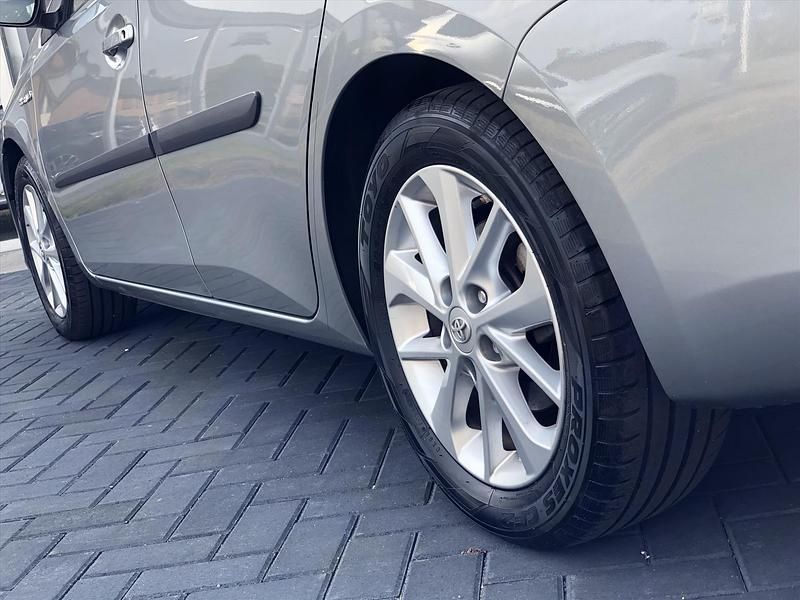 Occasion Toyota Auris Hybrid 136 PK (100 kW) 2015 Grijs Stationwagen