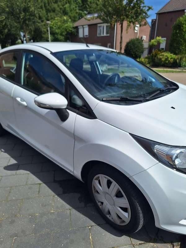 Wit Gebruikt 2012 Ford Fiesta Hatchback | € 2.500 (Super prijs) - Afbeelding 1/4