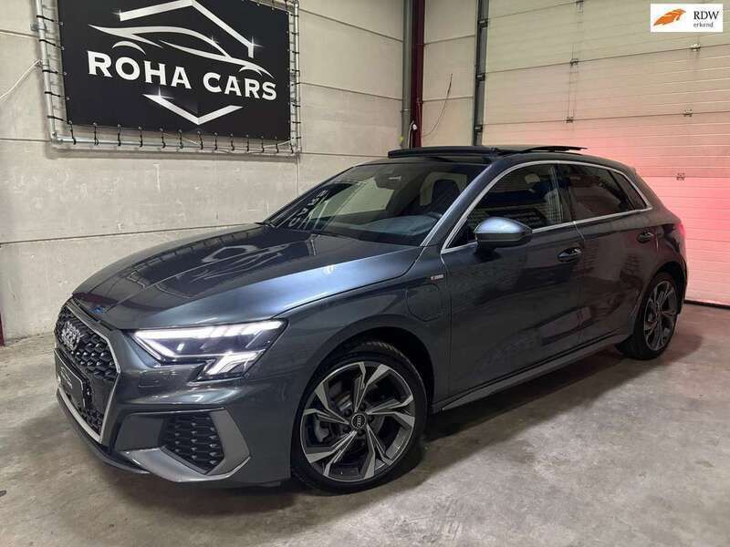 Grijs Gebruikt 2021 Audi A3 Sportback e-tron S-Line Sedan | € 31.945 (Duur) - Afbeelding 1/4