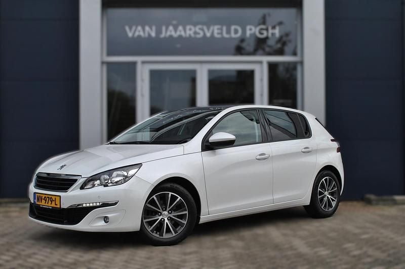 Wit Gebruikt 2017 Peugeot 308 Hatchback | € 10.900 (Eerlijke prijs) - Afbeelding 1/4