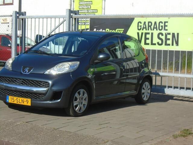 Grijs Gebruikt 2011 Peugeot 107 Hatchback | € 2.999 (Eerlijke prijs) - Afbeelding 1/4