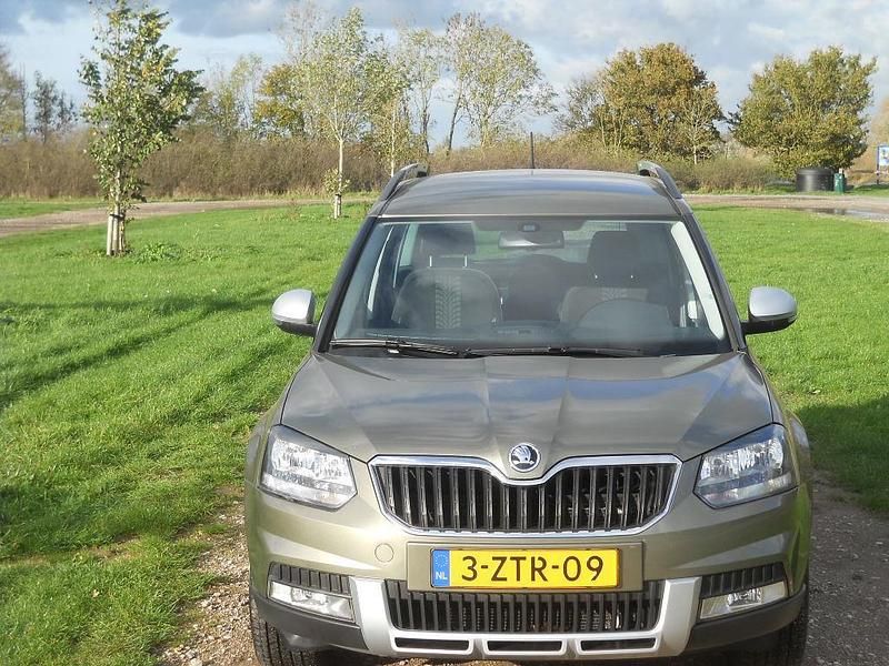 Groen Gebruikt 2015 Skoda Yeti Outdoor Adventure SUV | € 10.795 (Eerlijke prijs) - Afbeelding 1/4