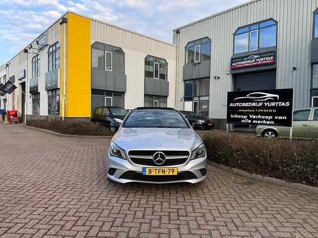 Grijs Occasion 2013 Mercedes CLA200 Edition 1 Sedan | € 13.995 (Goede deal) - Afbeelding 1/4