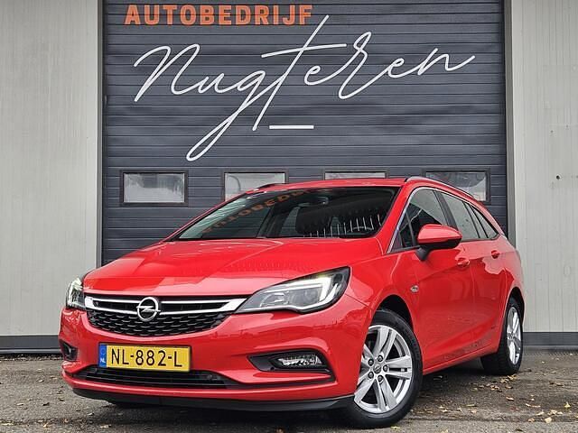 Rood Gebruikt 2017 Opel Astra Edition Stationwagen | € 7.950 (Goede deal) - Afbeelding 1/4