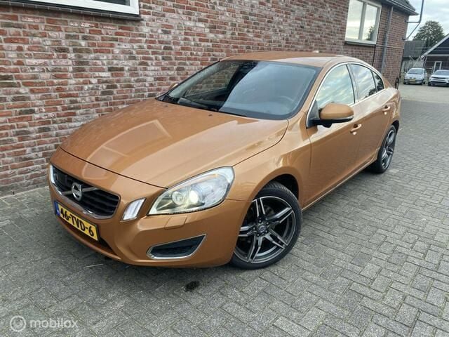 Oranje Gebruikt 2012 Volvo S60 Summum Sedan | € 11.500 (Iets duurder) - Afbeelding 1/4