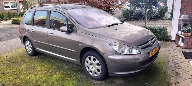 Beige Occasion 2003 Peugeot 307 Stationwagen | € 1.920 (Eerlijke prijs) - Afbeelding 1/4