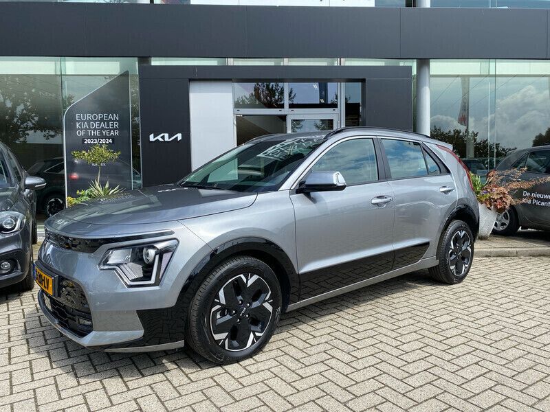 Grijs Gebruikt 2023 Kia e-Niro 2 SUV | € 36.945 (Iets duurder) - Afbeelding 1/4