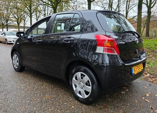 Occasion Toyota Yaris 69 PK (50 kW) 2010 Zwart Hatchback