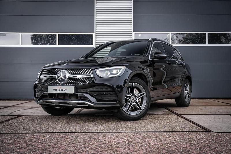 Zwart Gebruikt 2020 Mercedes GLC200 Premium SUV | € 38.999 (Eerlijke prijs) - Afbeelding 1/4