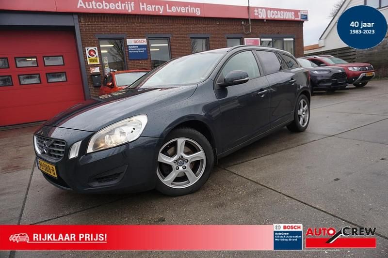 Grijs Occasion 2017 Volvo V60 Kinetic Stationwagen | € 3.650 - Afbeelding 1/4